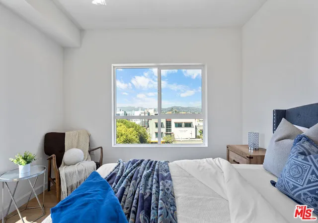 Photo 3 of Condo for sale at 321 S Oxford Ave #503, Los Angeles, CA 90020 | MLS# 26105418 | Listing updated on 2026-10-30