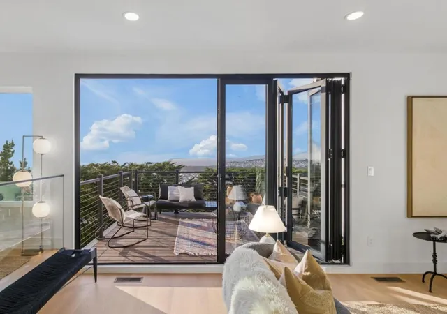 Photo 4 of Single family home for sale at 1615 15th Avenue, San Francisco, CA 94122 | MLS# ML82066120 | Listing updated on 2026-10-30