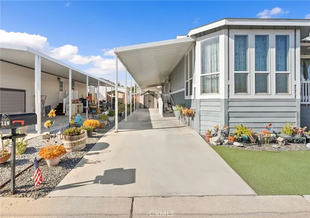 Photo 3 of Manufactured home for sale at 4000 Pierce St #119, Riverside, CA 92505 | MLS# IV26231463 | Listing updated on 2026-10-30