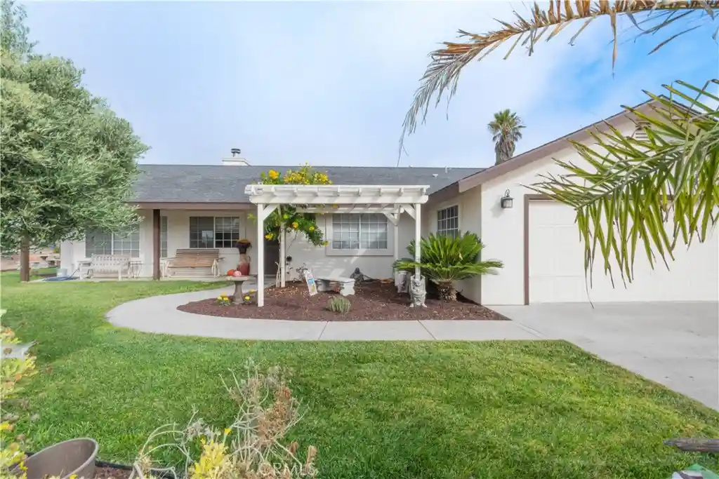 Single family home for sale at 5650 Forked Horn, Paso Robles, CA 93446 | MLS# NS26224185