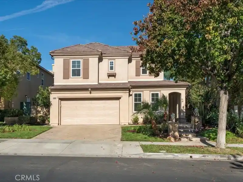 Single family home for sale at 26866 Peppertree Dr, Valencia, CA 91381 | MLS# SR26233360