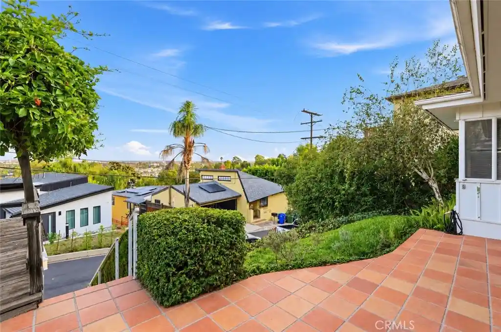 Single family home for sale at 11342 Brill Dr, Studio City, CA 91604 | MLS# SR26233224