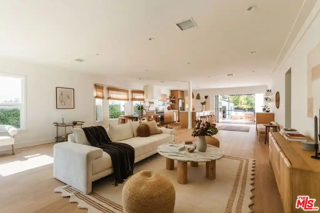 Photo 1 of Single family home for sale at 619 S Gretna Green Way, Los Angeles, CA 90049 | MLS# 26105129 | Listing updated on 2026-10-30