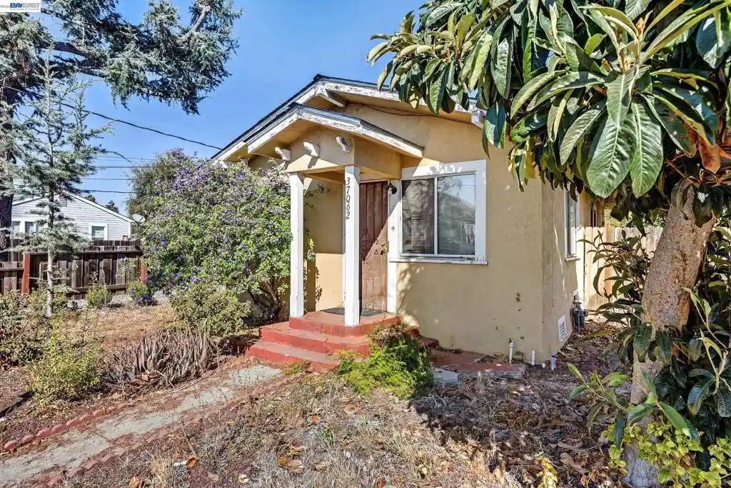Single family home for sale at 37062 Locust St, Newark, CA 94560 | MLS# 41152631