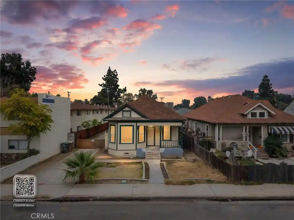 Photo 1 of Single family home for sale at 1911 California Ave, Bakersfield, CA 93304 | MLS# SR26231112 | Listing updated on 2026-10-30