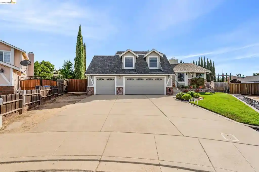 Photo 1 of Single family home for sale at 611 Woodbury Pl, Oakley, CA 94561 | MLS# 41152635 | Listing updated on 2026-10-30