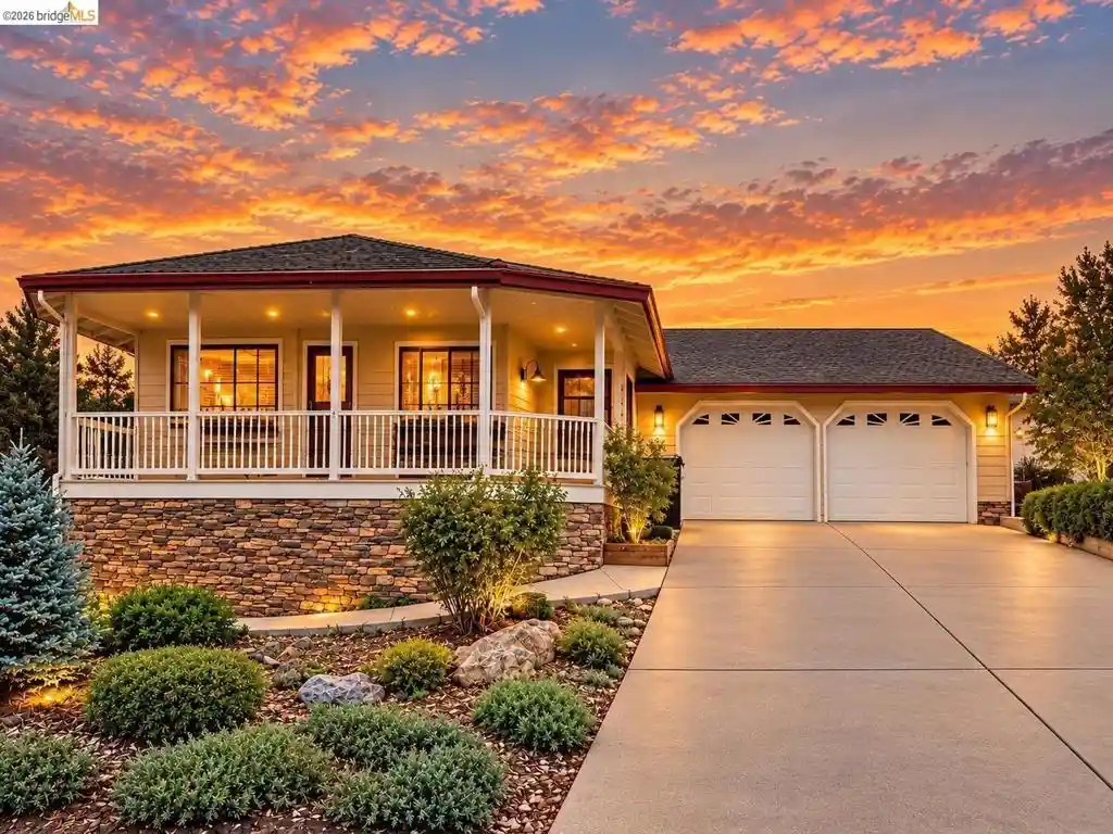 Single family home for sale at 138 Steffen Ln, Sonora, CA 95370 | MLS# 41152636