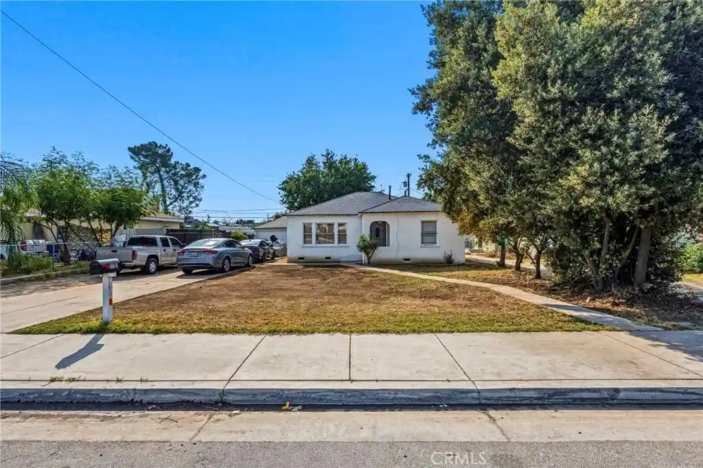Photo 1 of Single family home for sale at 1713 Bernard St, Bakersfield, CA 93305 | MLS# NS26234100 | Listing updated on 2026-10-30