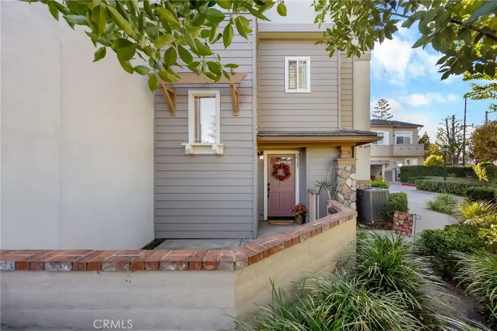 Condo for sale at 2925 Claremore Ln #38, Long Beach, CA 90815 | MLS# PW26224244