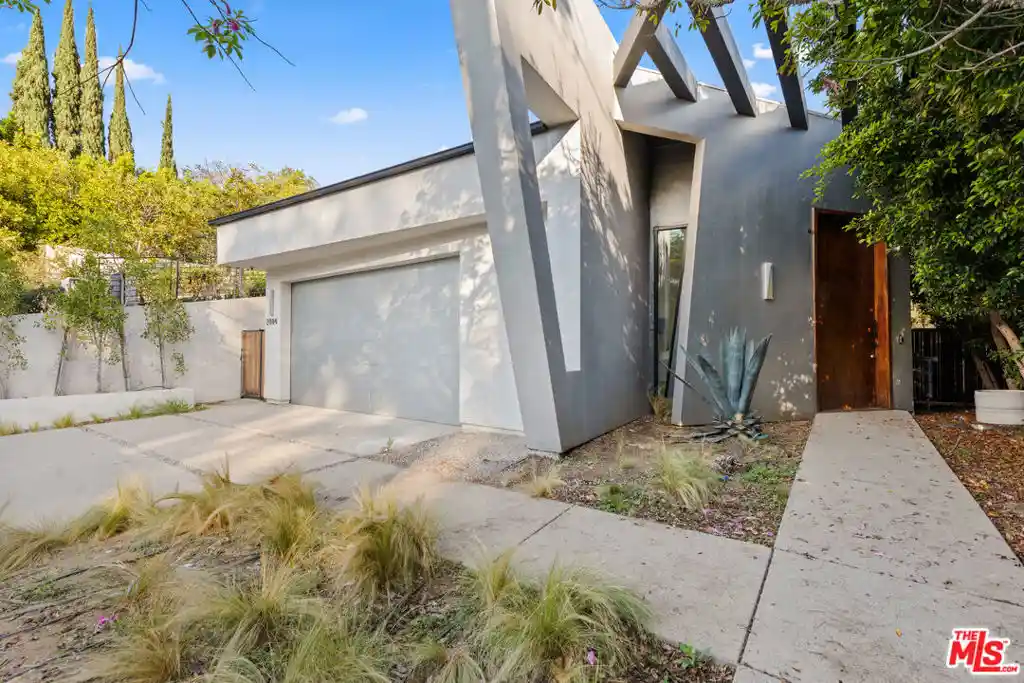 Photo 1 of Single family home for sale at 2084 Vine St, Los Angeles, CA 90068 | MLS# 26104577 | Listing updated on 2026-10-30