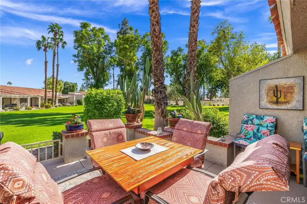 Condo for sale at 40944 Interlachen, Palm Desert, CA 92211 | MLS# PW26233685