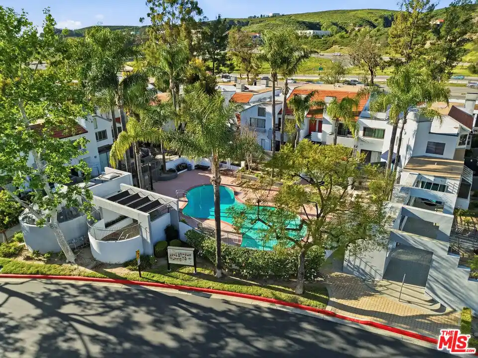 Condo for sale at 2506 Chandler Ave #255, Simi Valley, CA 93065 | MLS# 26105452