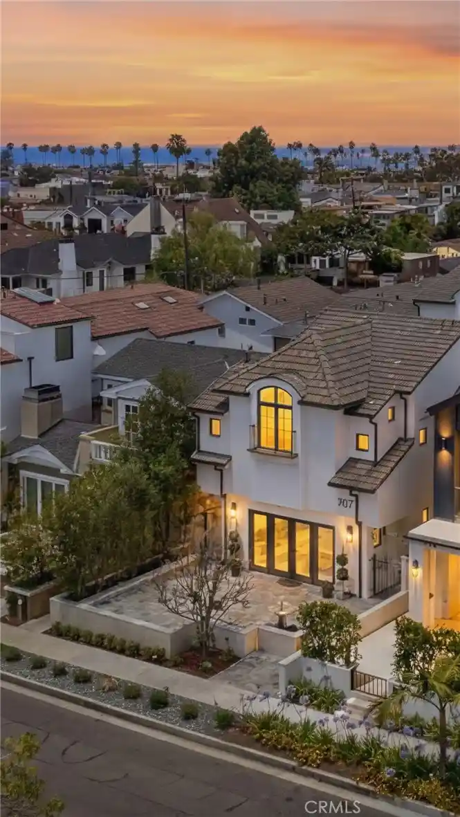 Photo 1 of Multi family home for sale at 707 Larkspur Ave, Corona Del Mar, CA 92625 | MLS# NP26234219 | Listing updated on 2026-10-31