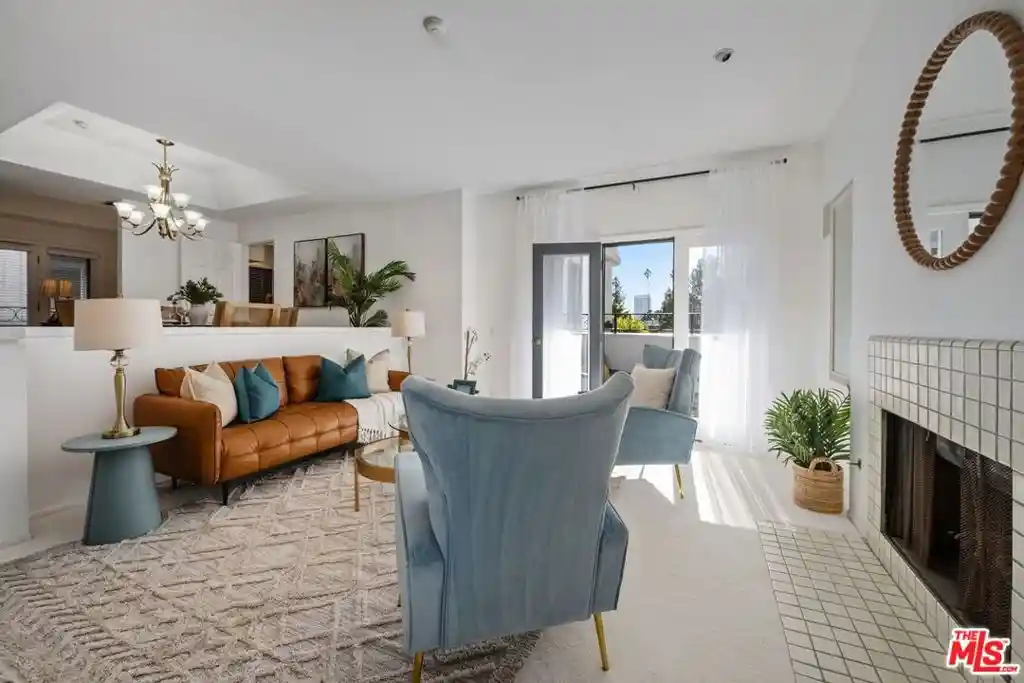 Condo for sale at 1133 9th Street #203, Santa Monica, CA 90403 | MLS# 26105027