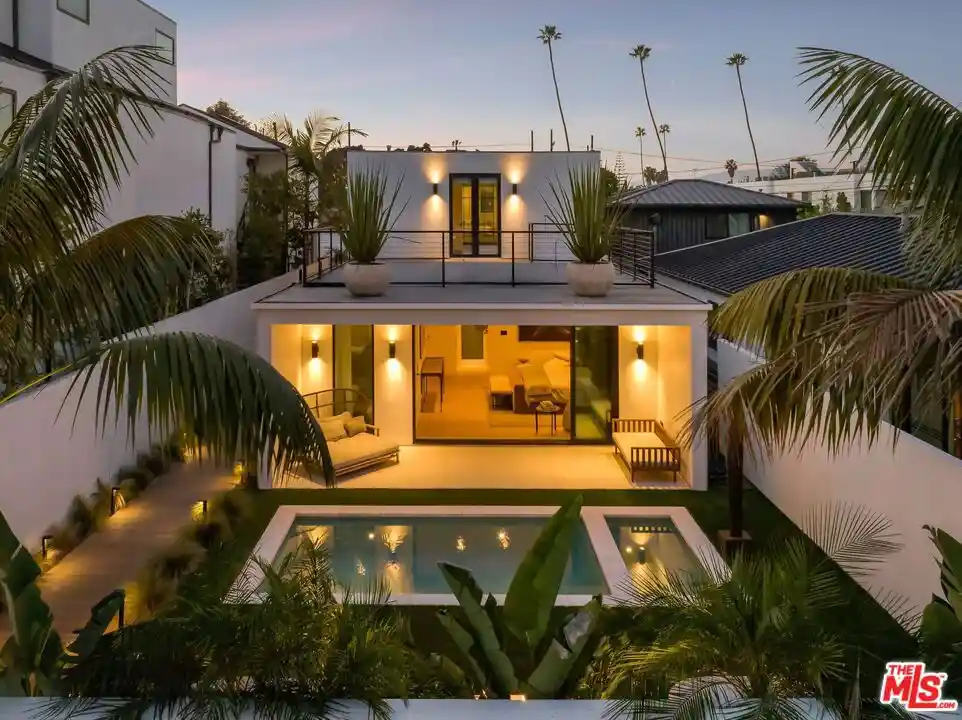 Photo 1 of Single family home for sale at 913 Milwood Ave, Venice, CA 90291 | MLS# 26105529 | Listing updated on 2026-10-30