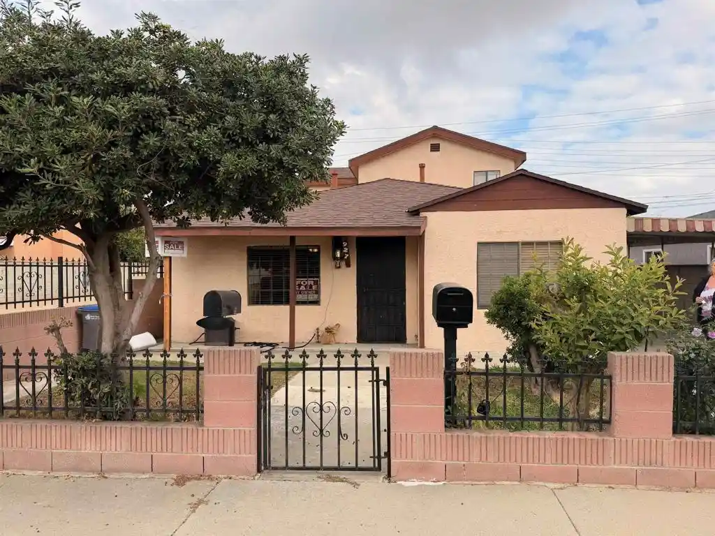 Photo 1 of Single family home for sale at 927 E Lincoln St, Carson, CA 90745 | MLS# NDP2609937 | Listing updated on 2026-10-30