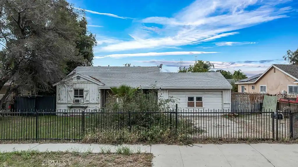 Single family home for sale at 9271 Kewen Ave, Sun Valley, CA 91352 | MLS# BB26232156