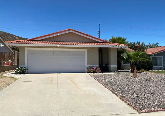 Single family home for sale at 226 White Oak, Lake Elsinore, CA 92530 | MLS# SR26234410