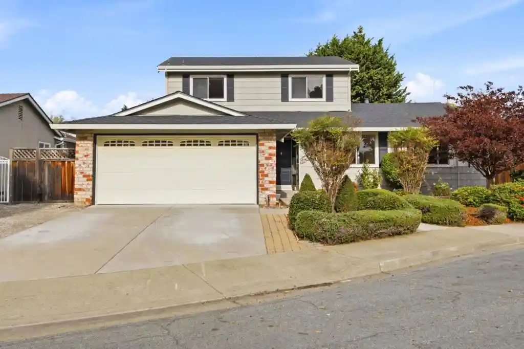 Single family home for sale at 34374 Thornhill Ct, Fremont, CA 94555 | MLS# ML82066194