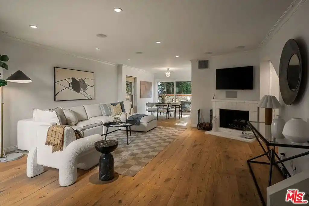 Condo for sale at 914 2nd Street #A, Santa Monica, CA 90403 | MLS# 26105398