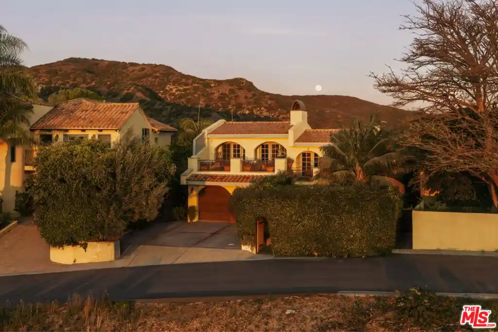 Photo 1 of Single family home for sale at 4370 Hillview Dr, Malibu, CA 90265 | MLS# 26985351 | Listing updated on 2026-10-31