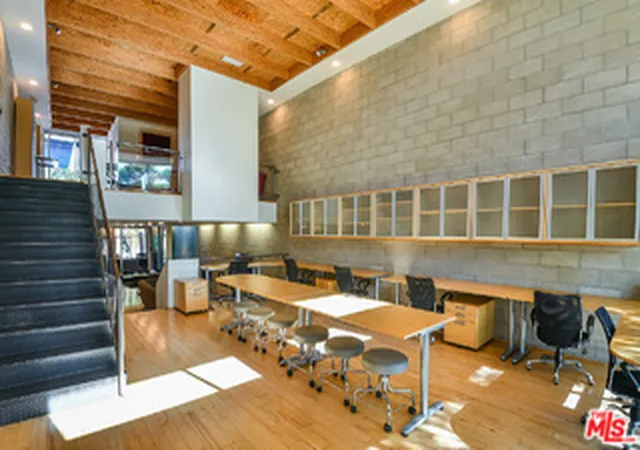 1st image of 6615 Melrose Ave, Los Angeles, CA 90038 | MLS# 18311124