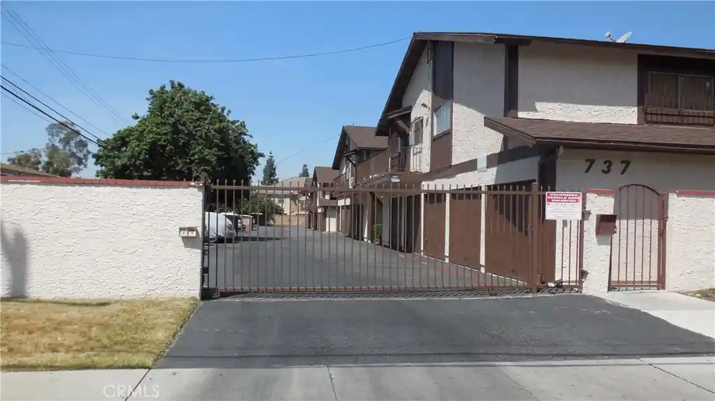 Condominium at 737 S Donna Beth Ave #20, Azusa, CA 91702 | MLS# CV18096007 | | Sold on 2018-08-24