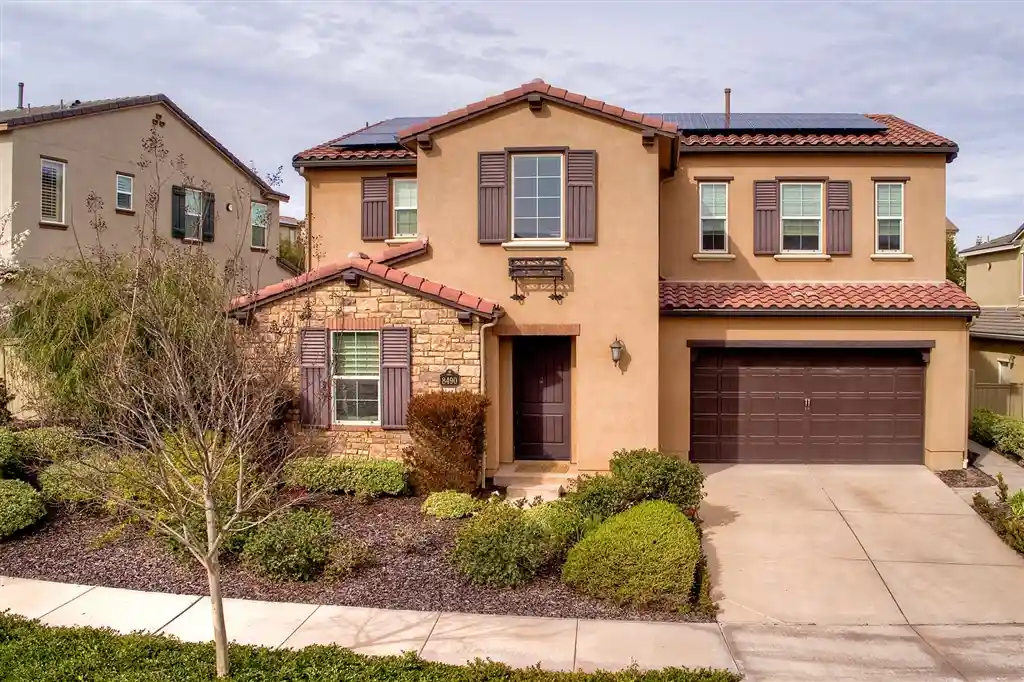 Single Family Residence at 8490 Warden Ln, San Diego, CA 92127 | MLS# 190008995 | | Sold on 2019-06-05
