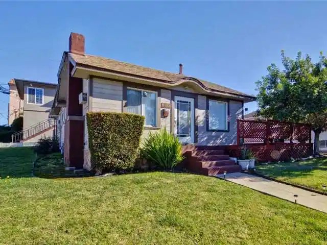 Multi Family at 3795 Alabama St, San Diego, CA 92104 | MLS# 130001532 | | Sold on 2013-03-14