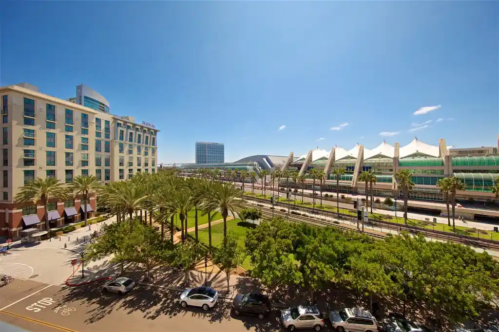 Condominium at 350 K St #605, San Diego, CA 92101 | MLS# 180050208 | | Sold on 2018-10-17