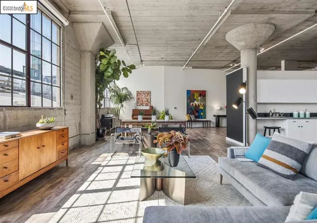 Condominium at 255 3Rd St #212, Oakland, CA 94607 | MLS# 40923168 | | Sold on 2020-11-25
