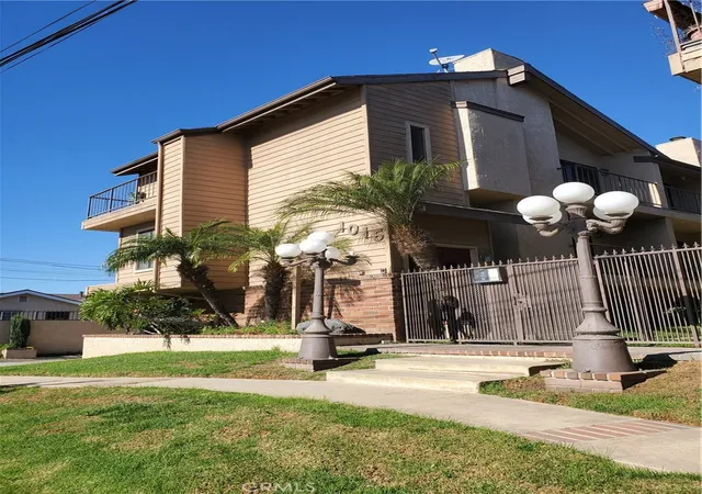 Townhouse at 1015 W 159th Street #17, Gardena, CA 90247 | MLS# DW20250179 | | Sold on 2021-02-10