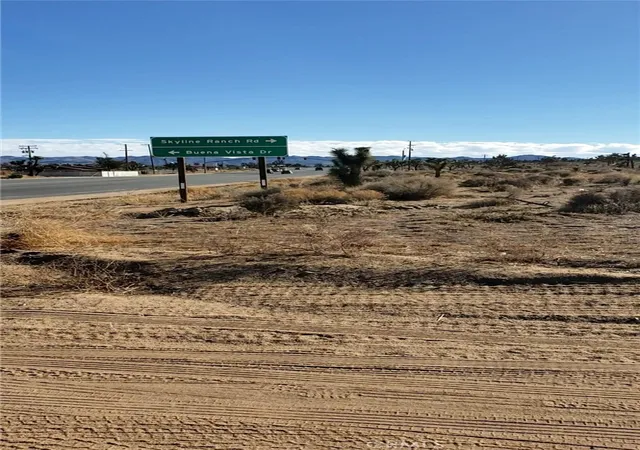 2nd image of 56825 Sun Oro Dr, Yucca Valley, CA 92284 | MLS# JT21011776