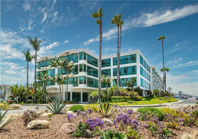 Condominium at 201 Calle Miramar #32, Redondo Beach, CA 90277 | MLS# PV21140525 | | Sold on 2021-09-16