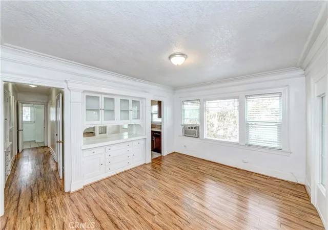 2nd image of 1308 S Van Ness Ave, Los Angeles, CA 90019 | MLS# PW21160348