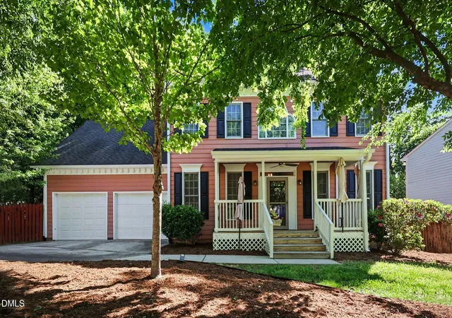 Photo 1 of Single family home for sale at 104 N Crabtree Knoll, Chapel Hill, NC 27514 | MLS# 10162096 | Listing updated on 2026-05-03