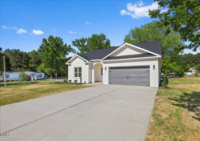 Photo 3 of Single family home for sale at 204 W Wilson St, Micro, NC 27555 | MLS# 10162472 | Listing updated on 2026-04-24
