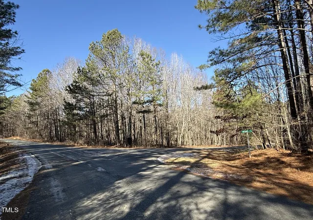 Photo 1 of Sale Pending at 33 Henry Ct, Chapel Hill, NC 27516 | MLS# 10071014 | Listing updated on 2026-04-24