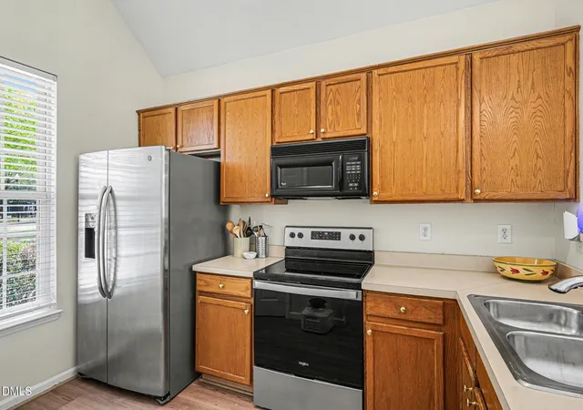4th image of 201 Commons Dr, Holly Springs, NC 27540 | MLS# 10157391