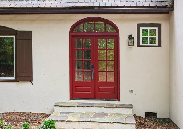 Photo 2 of Sale Pending at 5401 Spring House Ln, Chapel Hill, NC 27516 | MLS# 10161716 | Listing updated on 2026-05-13