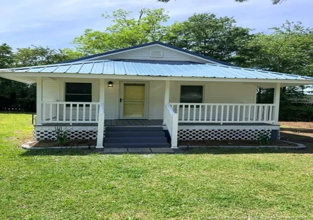 Photo 1 of Single family home for sale at 33 State St, Lumberton, NC 28358 | MLS# 762009 | Listing updated on 2026-05-09
