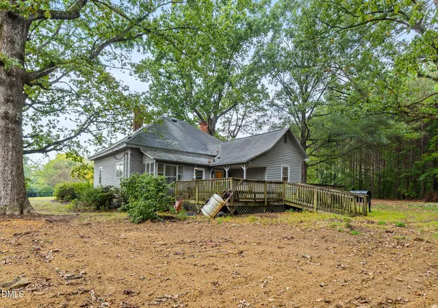 Photo 2 of Sale Pending at 1089 Gillburg Rd, Henderson, NC 27537 | MLS# 10132086 | Listing updated on 2026-01-07