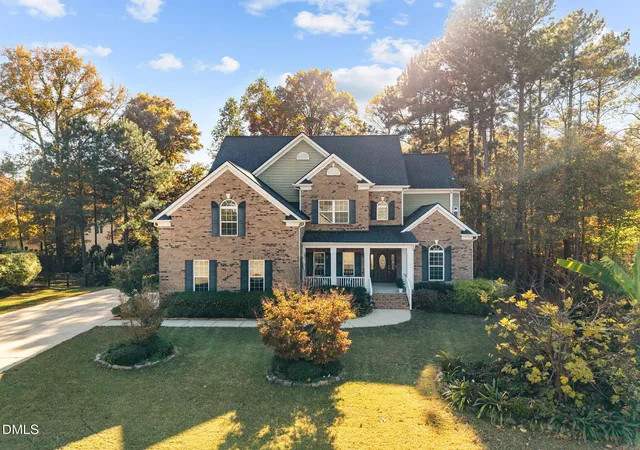 Photo 3 of Sale Pending at 116 Vintage Hl Cir, Apex, NC 27539 | MLS# 10132088 | Listing updated on 2026-05-10