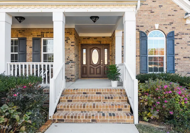 Photo 4 of Sale Pending at 116 Vintage Hl Cir, Apex, NC 27539 | MLS# 10132088 | Listing updated on 2026-05-10