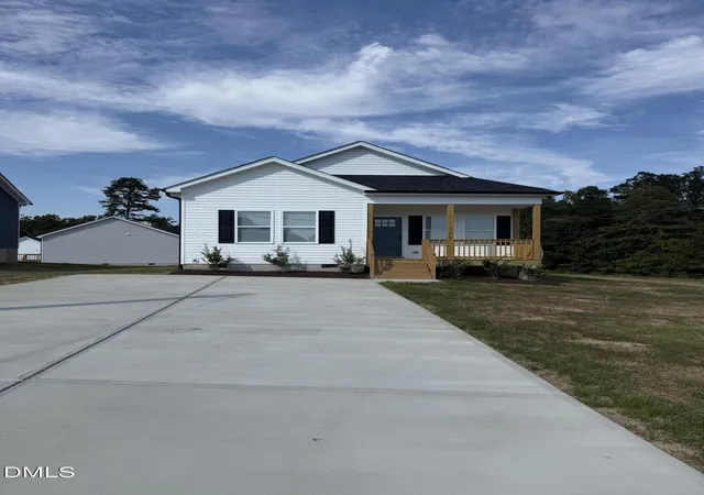 Photo 3 of Single family home for sale at 109 W W Old Glencoe Rd, Burlington, NC 27217 | MLS# 10124024 | Listing updated on 2026-05-02