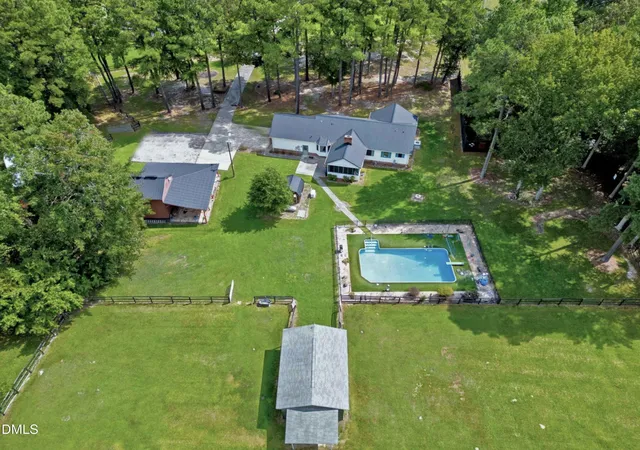 Photo 2 of Single family home for sale at 510 John Winstead Rd, Louisburg, NC 27549 | MLS# 10157297 | Listing updated on 2026-04-03