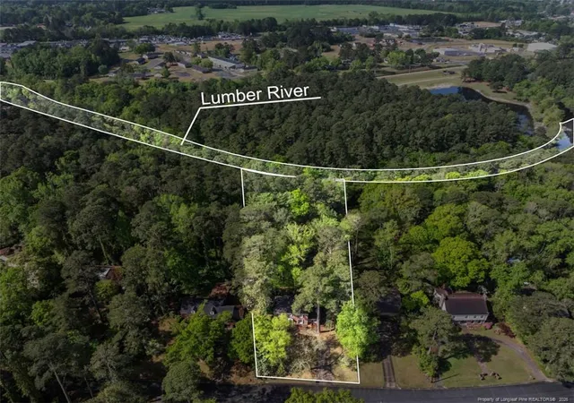 Photo 2 of Single family home for sale at 1007 Riverside Blvd, Lumberton, NC 28358 | MLS# 760184 | Listing updated on 2026-04-21