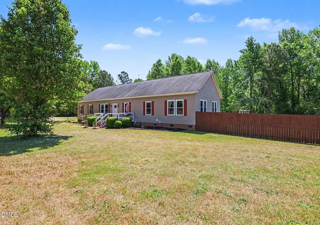 Photo 2 of Single family home for sale at 921 Sweet Raspberry Ln, Lillington, NC 27546 | MLS# 10162397 | Listing updated on 2026-05-04