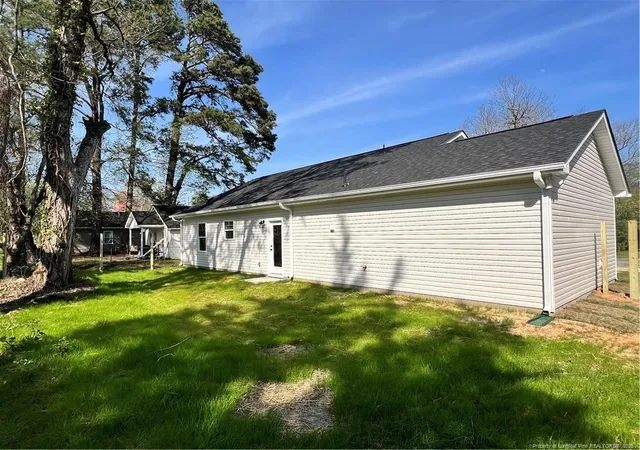 Photo 3 of Single family home for sale at 320 Currie Ct, Fayetteville, NC 28301 | MLS# 762404 | Listing updated on 2026-05-12
