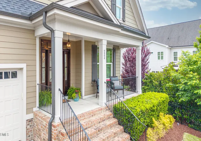 Photo 2 of Single family home for sale at 222 Landover Cir, Chapel Hill, NC 27516 | MLS# 10164149 | Listing updated on 2026-05-04